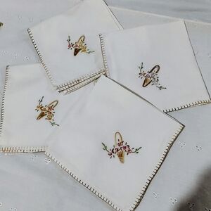 Elegant Floral Embroidered Napkins
